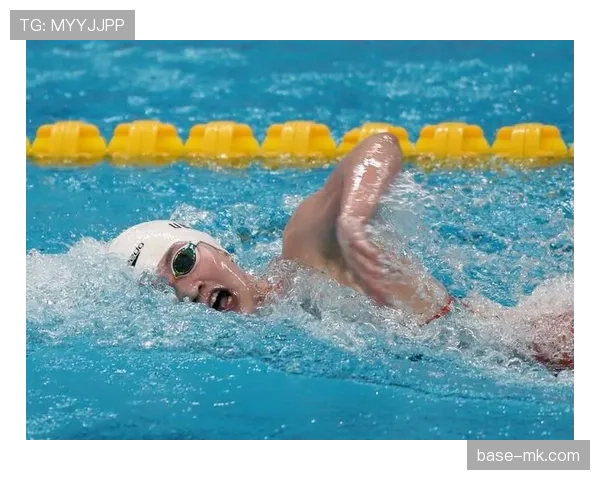 默里·罗斯刷新400米自由泳世界纪录，展现惊人耐力与速度