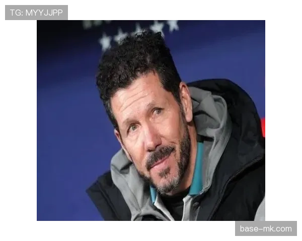 西蒙尼通过中场配置重塑球队优势的战术分析与表现提升 西蒙尼通过中场配置重塑球队优势的战术分析与表现提升