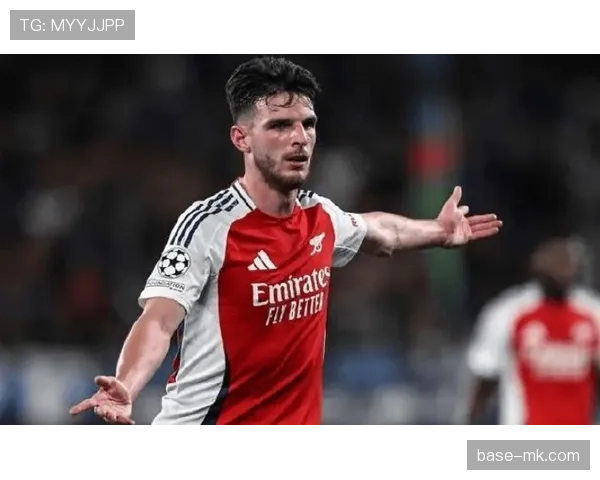 赖斯中场表现稳健,近期状态持续提升 赖斯中场表现稳健,近期状态持续提升